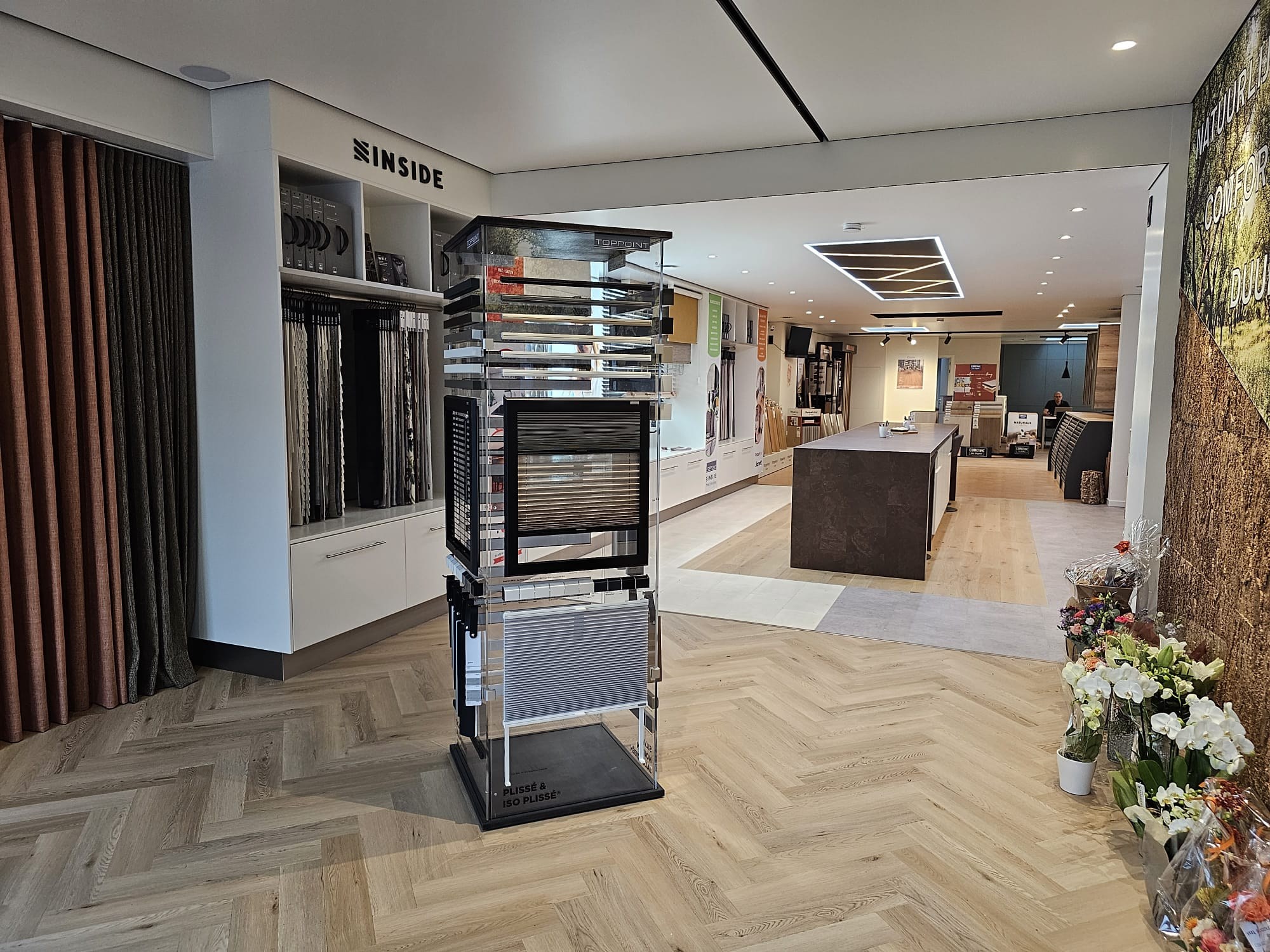 Binnenzicht van de toonzaal van Corki Interieur in Diest